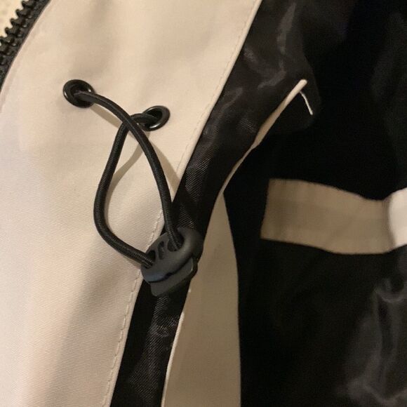 Guess winter coat M NWT - Picture 9 of 17